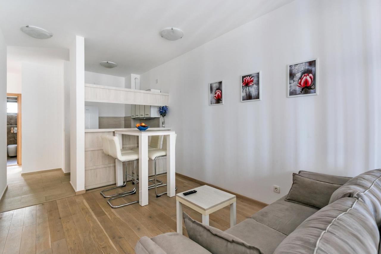 Apartments Beatrice Рафаиловичи Экстерьер фото