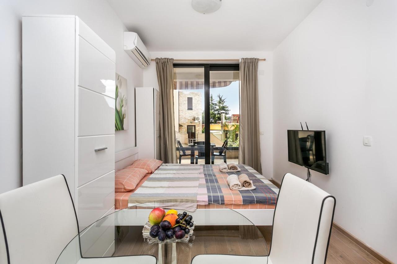 Apartments Beatrice Рафаиловичи Экстерьер фото